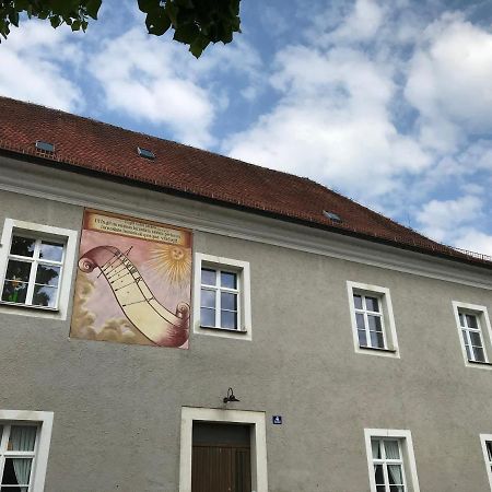 60Qm Wohnung Naabtal Im Historischen Pfarrhaus Pielenhofen Exterior photo